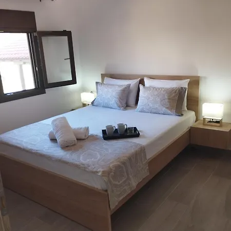 Grammenos House شقة